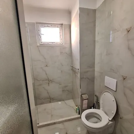 Albania Cozy & Affordable Near Center Apartmán Tirana