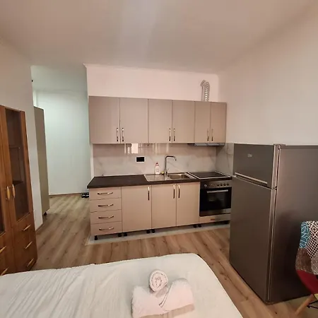 Albania Cozy & Affordable Near Center Apartmán