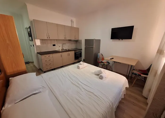 Albania Cozy & Affordable Near Center Διαμέρισμα